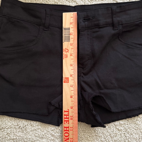 Lot of 2 Women's Black Shorts from H&M - 1 NWT - Picture 13 of 14